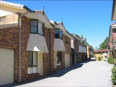 8 / 8-12 Quinn Street, Toowong