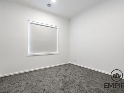 33 Bromeliad Street, Clyde North