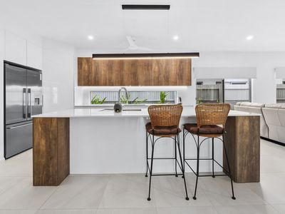 2 / 9 Jabiru Court, Smithfield