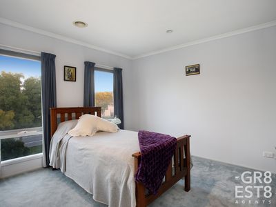 284 Ormond Rd, Narre Warren South