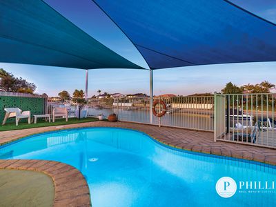 21 Camelot Crescent, Hollywell