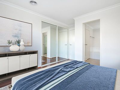2 / 3 Constance Stone Street, Macgregor