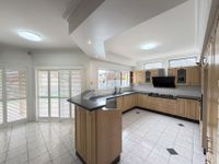 6 Troon Place, Carindale