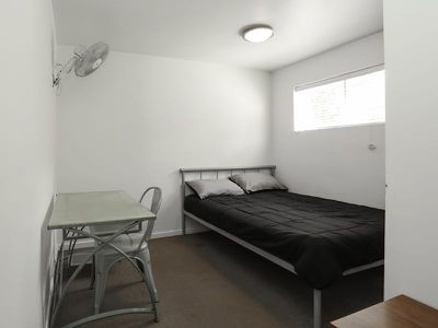 2 / 74 Sir Fred Schonell Drive, St Lucia