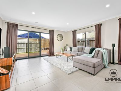 8 Pontiac Road, Cranbourne East