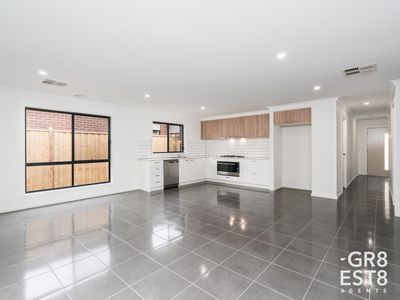 21 Berringarra Road, Officer