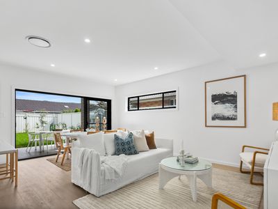 30 Felix Avenue, Horsley