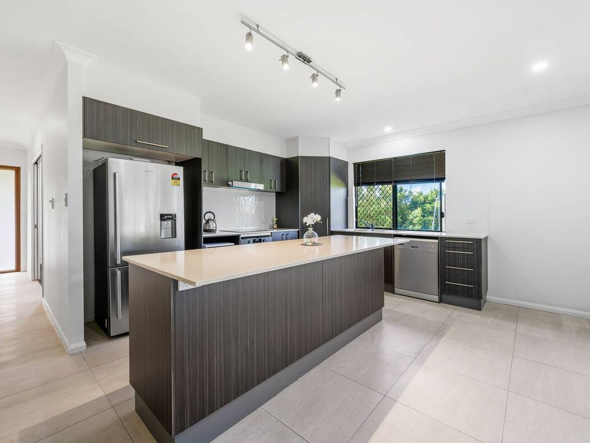 30 Lavender Crescent, Atherton