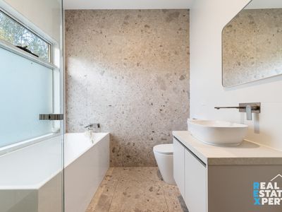 3 / 16 Manuka Road, Berwick