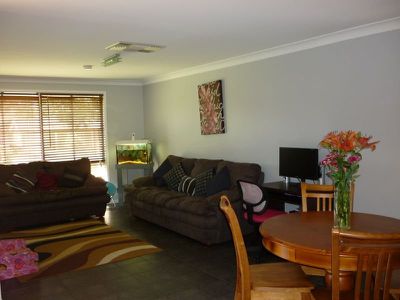 28 Meadowbank Drive, Dubbo