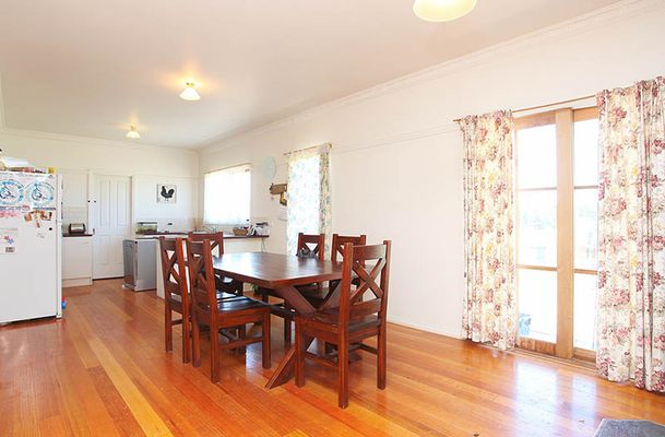 17 Peregrine Road, Oaklands Junction