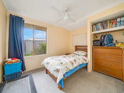 2 Beech Court, South Lake
