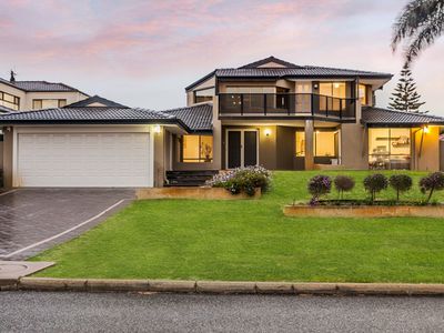 60 Whitfeld Terrace, Winthrop