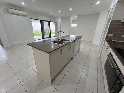 28 Geoghegan Cct , Oran Park