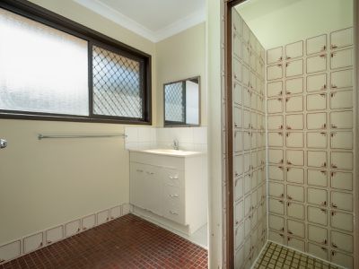 1 / 329 West Street, Harristown