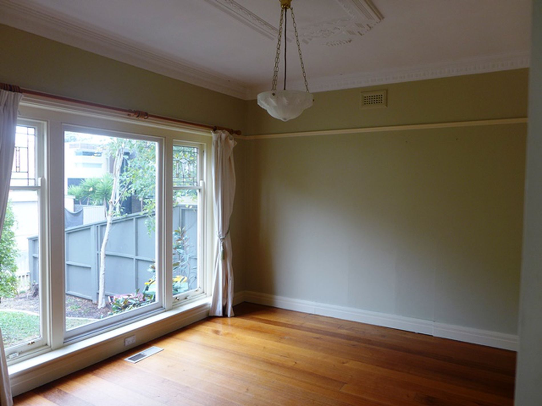 24 Mercer Parade, Newtown