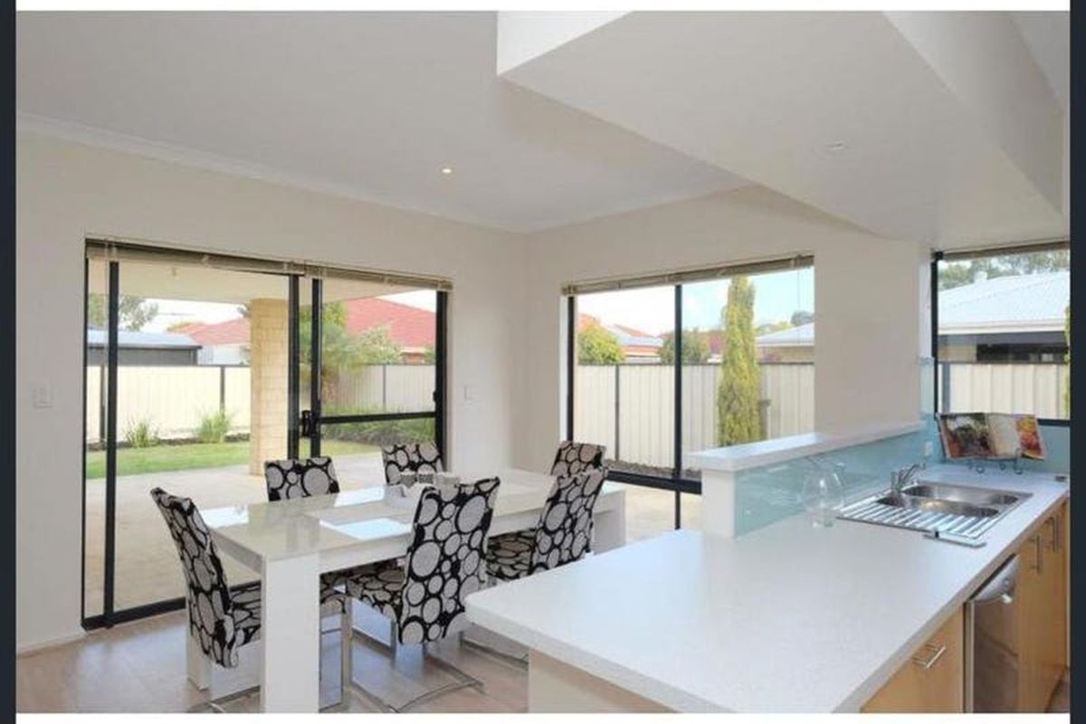 9 Woodside Loop, Beckenham