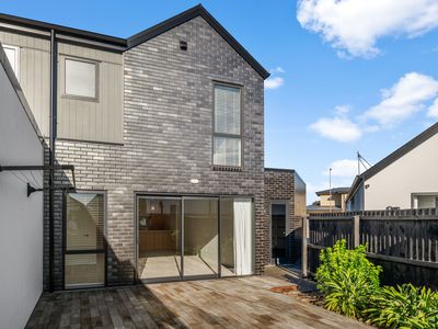 17 Eminence Drive, Northwood