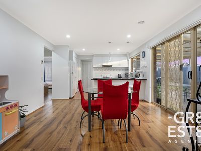 13 Bookham Way, Cranbourne West