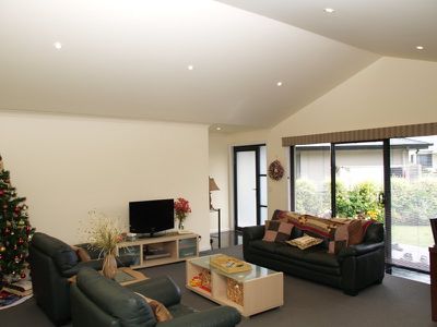2 / 52 Sale Street, Huonville