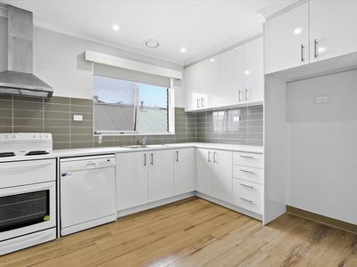8 / 4 Lyons Street, Williamstown