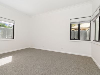 132 LAWRENCE STREET, Wodonga