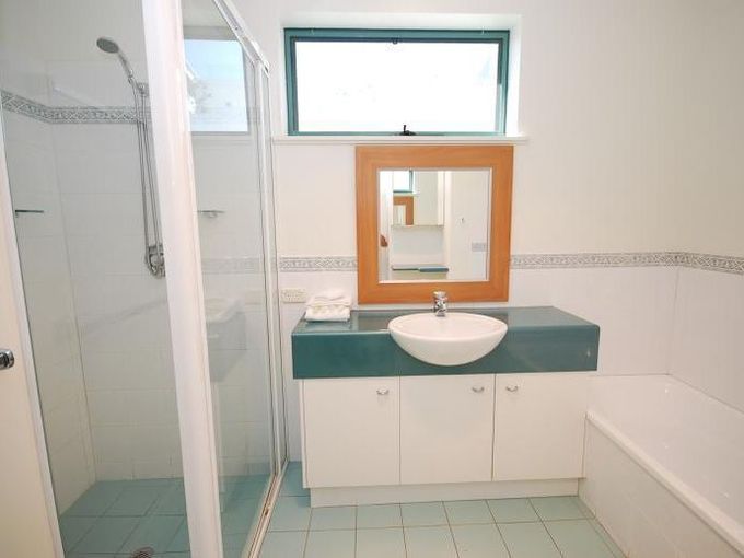 9 / 10 Marina Walk, Alexandra Headland