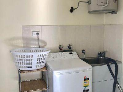 4 / 6 Wright Crescent, Gray