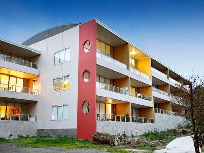 10 / 2 Saltriver Place, Footscray