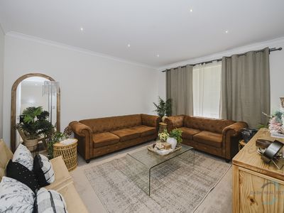 68 Leschenault Loop, Banksia Grove