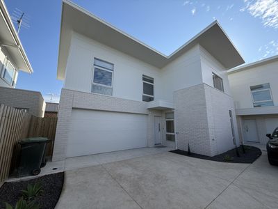 2 / 24 Willana Avenue, Hamlyn Heights