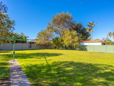 118 The Lakes Way, Forster