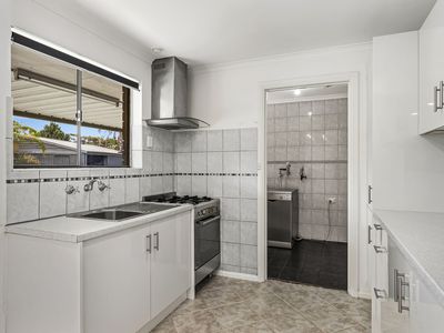 6 Cairney Place, Paralowie