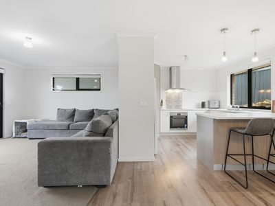 19 Lagoon View Court, Midway Point