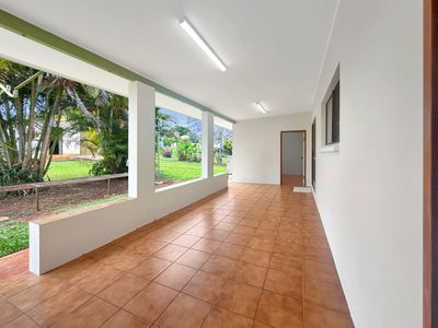 12 Mazlin Street, Atherton