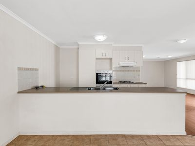 43 Bowral Loop, Craigieburn