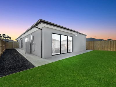10 Whippet Street, Tarneit