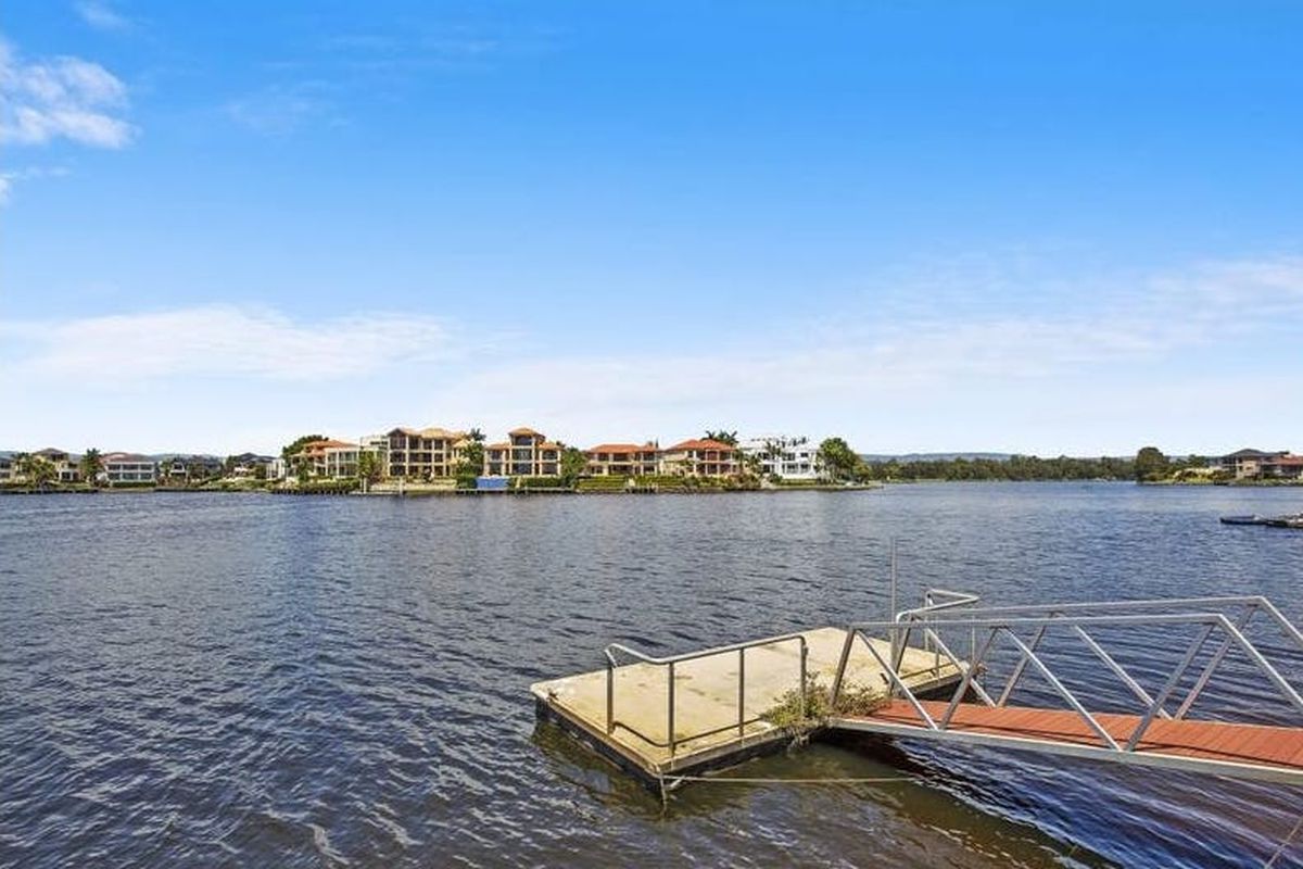 32 Montevideo Drive, Clear Island Waters