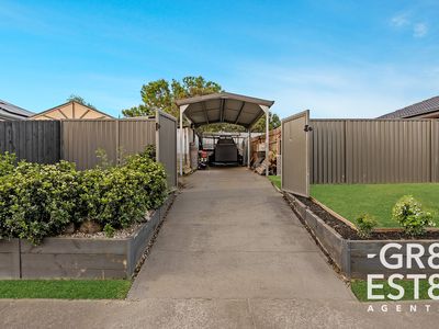 27 Lansell Drive, Cranbourne North