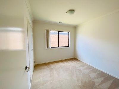 10 Partridge Way, Point Cook