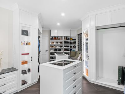 42-44 Osprey Close, Bayview Heights