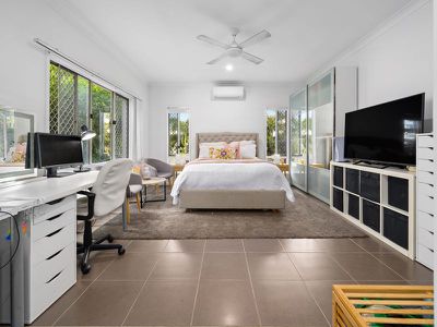 15 Chinaberry Crescent, Upper Coomera