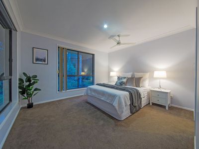 12 Cliff Close, Wakerley