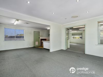 33 Maddecks Avenue, Moorebank