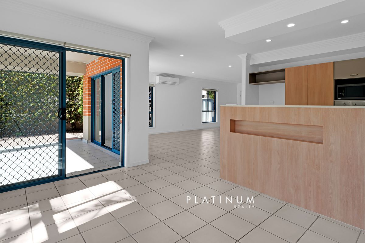 80 Olympus Drive, Robina