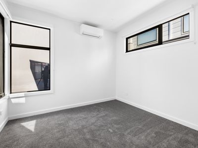 5 / 12 Irvine Crescent, Brunswick West