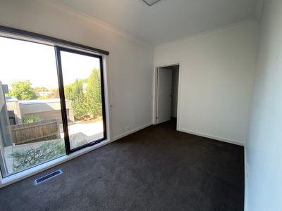 1 / 6 Lansbury Crescent, Highton