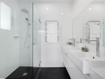 3 / 8 Aurora Close, Mawson