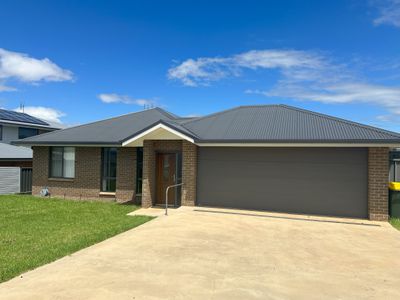 9 Hydrangea Avenue, Parkes