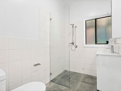 372 Northcliffe, Lake Heights